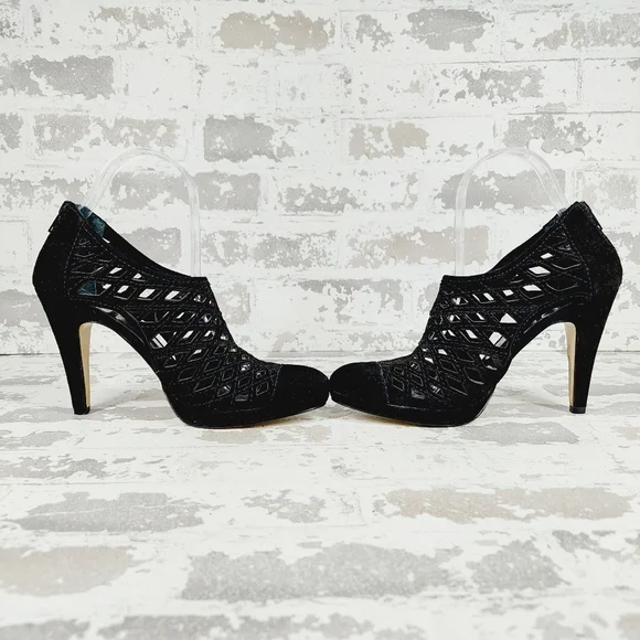 NEW Nine West Black Suede Laser Cut Back Zip High Heeled Booties F725 - Picture 7 of 12